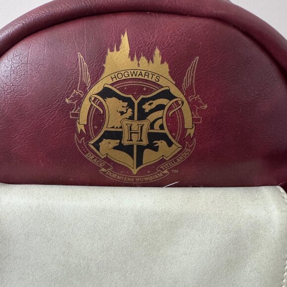 New Bioworld Harry Potter Burgundy Envelope Mini Backpack - Picture 3 of 8